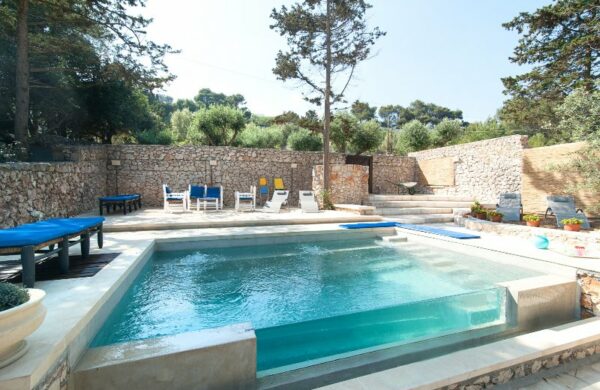 rent a villa in Salento with a private pool